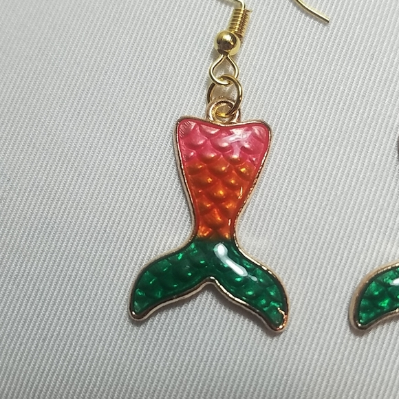 Mermaid Tail Earrings - Picture 3 of 6